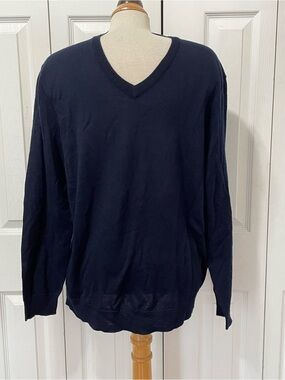 Club Room Merino Wool V-Neck Sweater in Navy